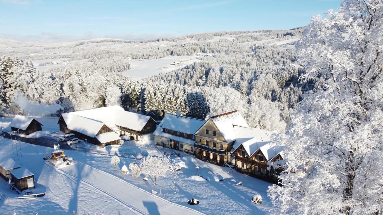 Hotel Gasthof Wiesenhofer Miesenbach  Exterior foto